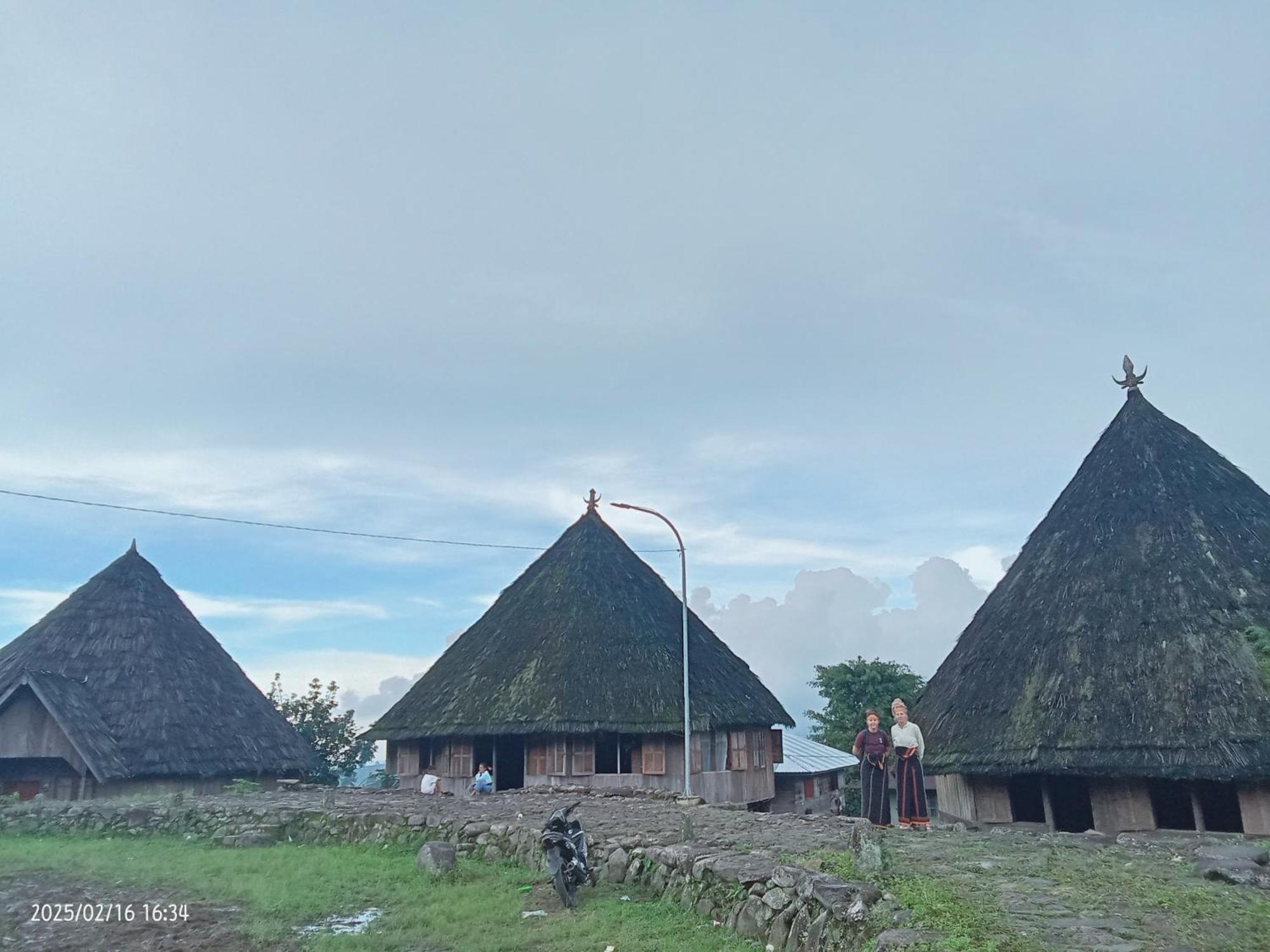 Petra Homestay Bangka Leda Ruteng Eksteriør bilde