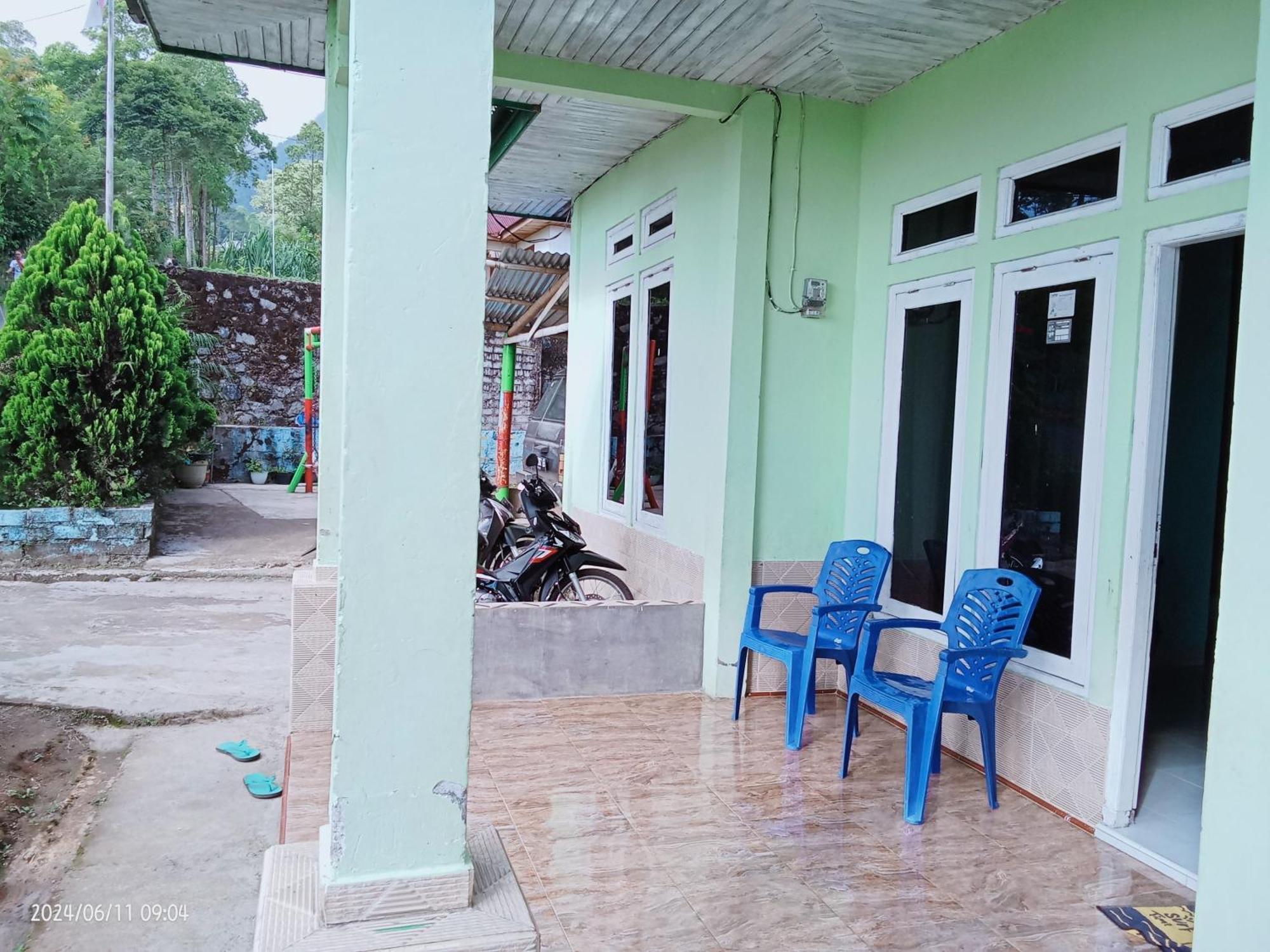 Petra Homestay Bangka Leda Ruteng Eksteriør bilde