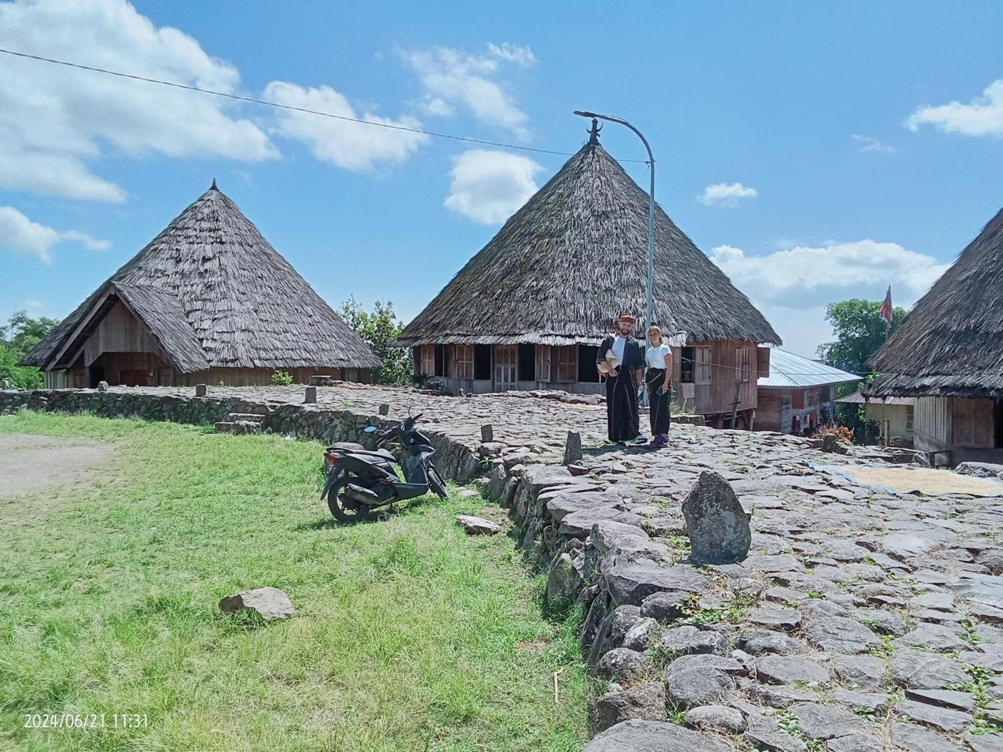 Petra Homestay Bangka Leda Ruteng Eksteriør bilde